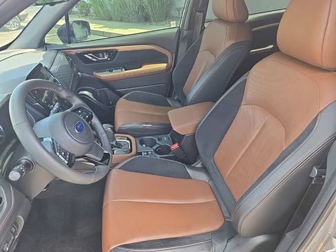 Used 2025 Subaru Forester Touring AWD/4WD image 28