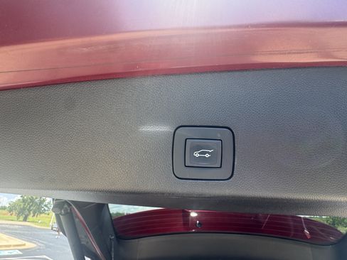 Used 2023 Buick Encore GX Essence w/ Experience Buick Package FWD image 9