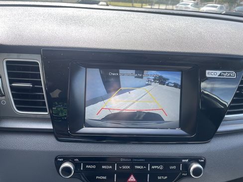 Used 2018 Kia Niro FE image 12