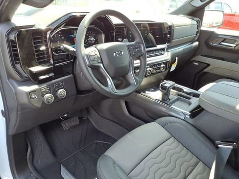 New 2026 Chevrolet Silverado 1500 ZR2 AWD/4WD image 5