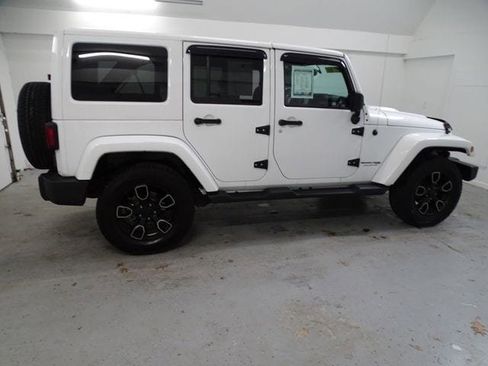 Used 2018 Jeep Wrangler Unlimited Sahara image 20