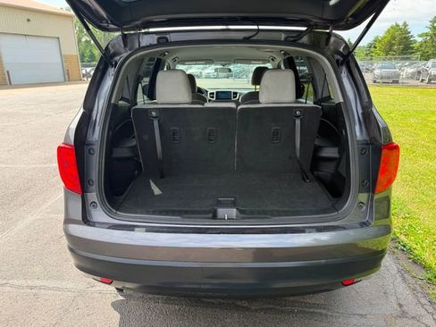 Used 2017 Honda Pilot EX image 3