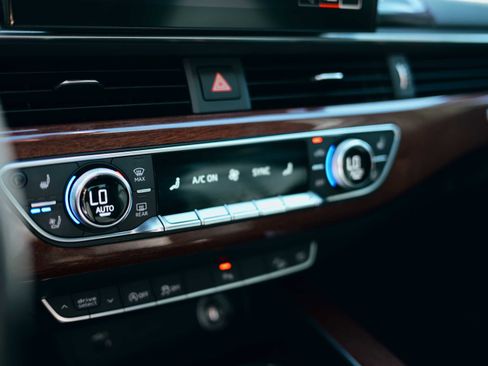 Used 2020 Audi A4 2.0T allroad Premium Plus w/ Premium Plus Package image 19