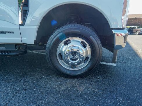 Used 2023 Ford F350 XLT AWD/4WD image 13
