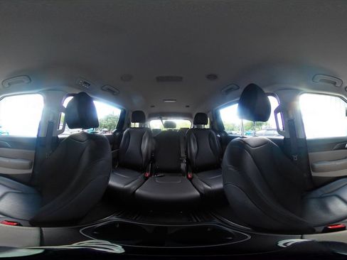 Used 2026 Kia Carnival FWD image 45