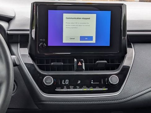 Used 2025 Toyota Corolla SE image 13