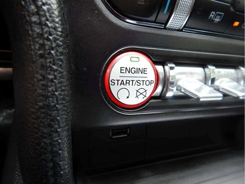 Used 2015 Ford Mustang Premium image 19