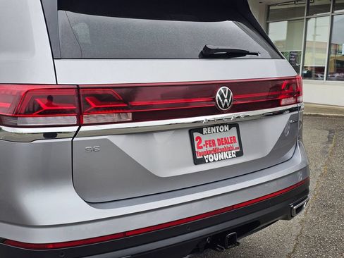 Used 2025 Volkswagen Atlas SE AWD/4WD image 10