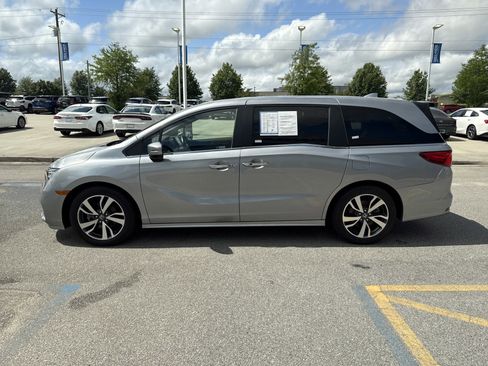 Used 2023 Honda Odyssey Touring image 4
