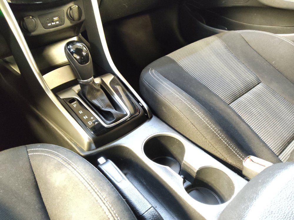 Used 2017 Hyundai Elantra GT FWD image 26