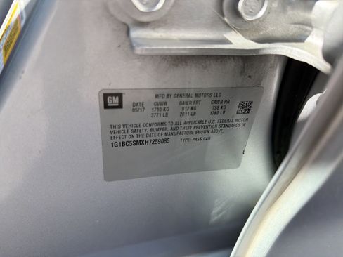 Used 2017 Chevrolet Cruze LS image 27