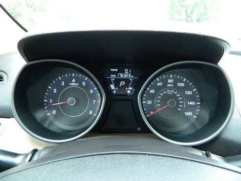 Used 2013 Hyundai Elantra GLS FWD image 18