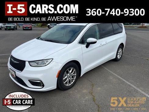 Used 2023 Chrysler Pacifica Touring-L FWD image 1