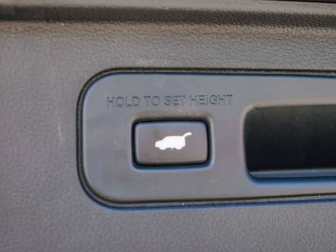 Used 2024 Honda Pilot Touring image 24