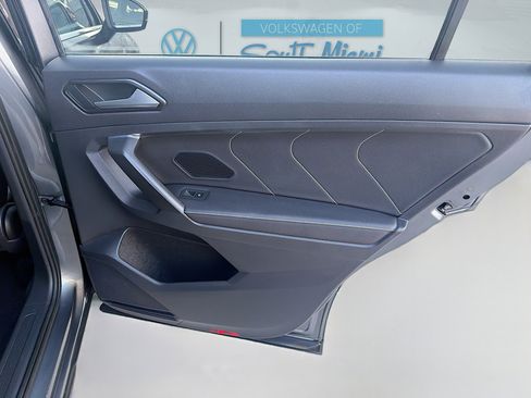 Used 2022 Volkswagen Tiguan SE FWD image 30
