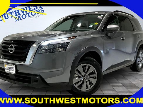 Used 2025 Nissan Pathfinder SV FWD image 1