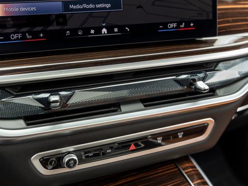 Used 2026 BMW X5 sDrive40i w/ M Sport Package image 29