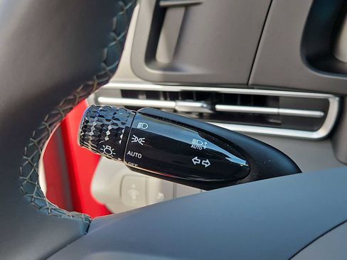 Certified 2025 Hyundai Elantra Sport image 26