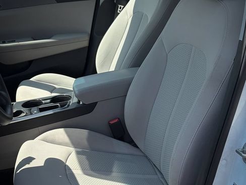 Used 2016 Hyundai Sonata SE w/ Cargo Package FWD image 18