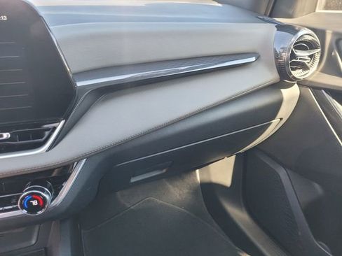 Used 2025 Chevrolet Equinox LT w/ Convenience Package II image 26