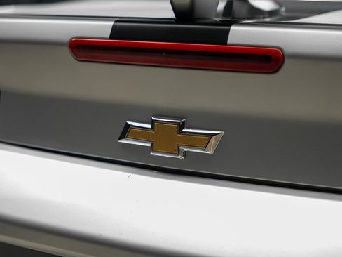 Used 2019 Chevrolet Camaro LT RWD image 15