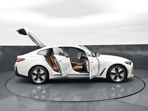 New 2026 BMW i4 eDrive40 w/ Premium Package RWD image 35