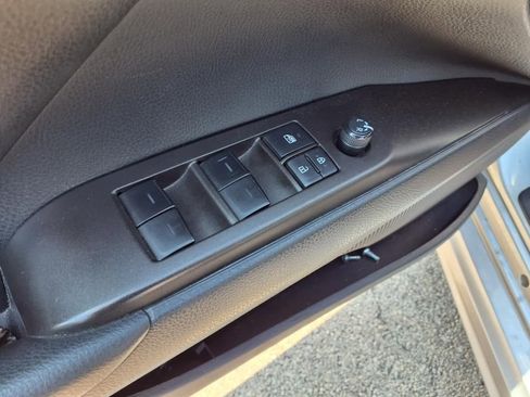 Used 2023 Toyota Camry SE image 10