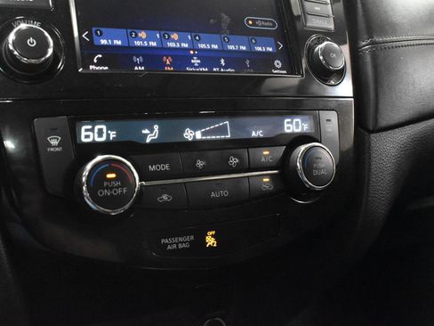 Used 2020 Nissan Rogue SL w/ Premium Package FWD image 18