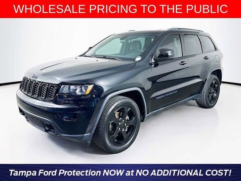 Used 2019 Jeep Grand Cherokee Laredo RWD image 1