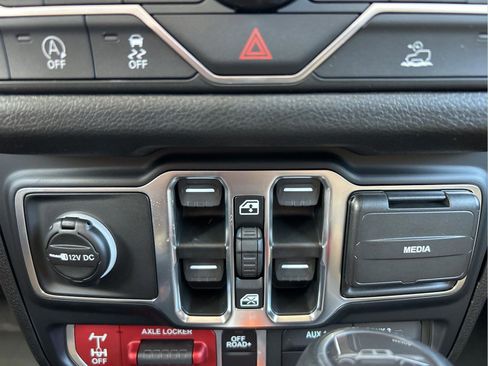 New 2026 Jeep Gladiator Willys AWD/4WD image 30