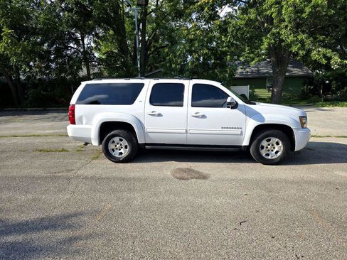 Used 2012 Chevrolet Suburban LT w/ Luxury Package image 2