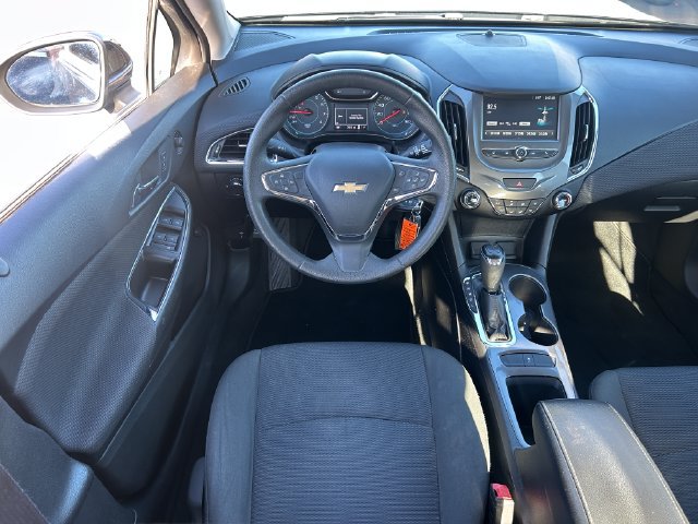 Used 2017 Chevrolet Cruze LT FWD image 24