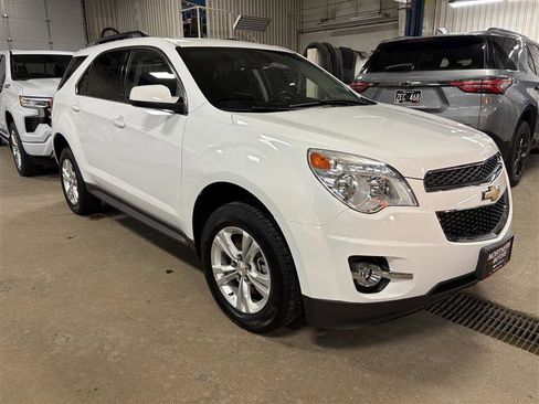 Used 2015 Chevrolet Equinox LT w/ Power Convenience Package image 2