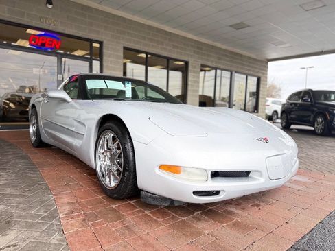 Used 1998 Chevrolet Corvette Coupe image 14