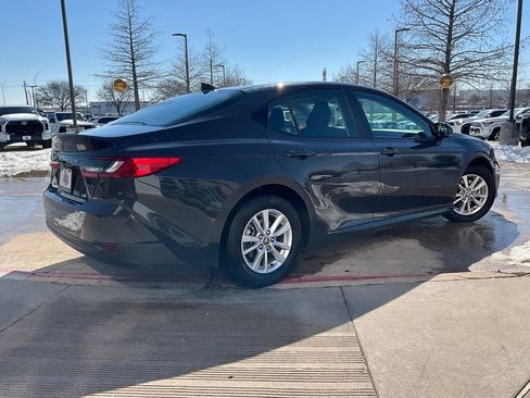 Used 2025 Toyota Camry LE image 6