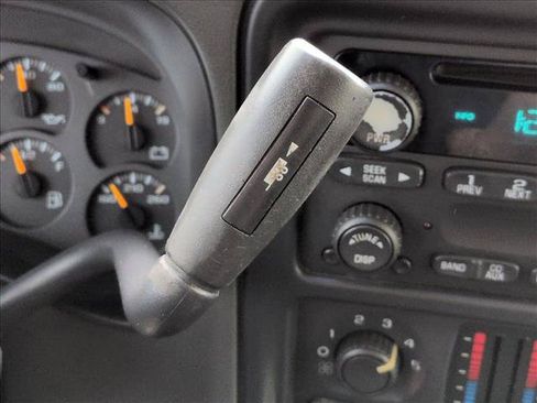 Used 2003 Chevrolet Silverado 1500 LS RWD image 17