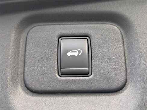 Used 2015 Nissan Pathfinder SL w/ SL Premium Package image 13