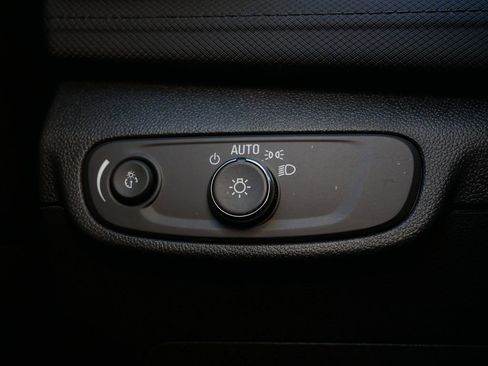 Used 2025 Chevrolet TrailBlazer LS w/ LS Convenience Package image 17