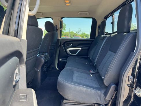Used 2017 Nissan Titan PRO-4X AWD/4WD image 16