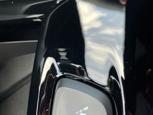 New 2026 Chevrolet Trax RS w/ Sunroof Package image 32