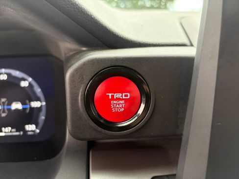 Used 2024 Toyota Tacoma TRD Off-Road AWD/4WD image 20
