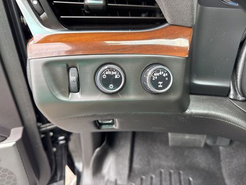 Used 2020 Cadillac Escalade Premium Luxury image 59