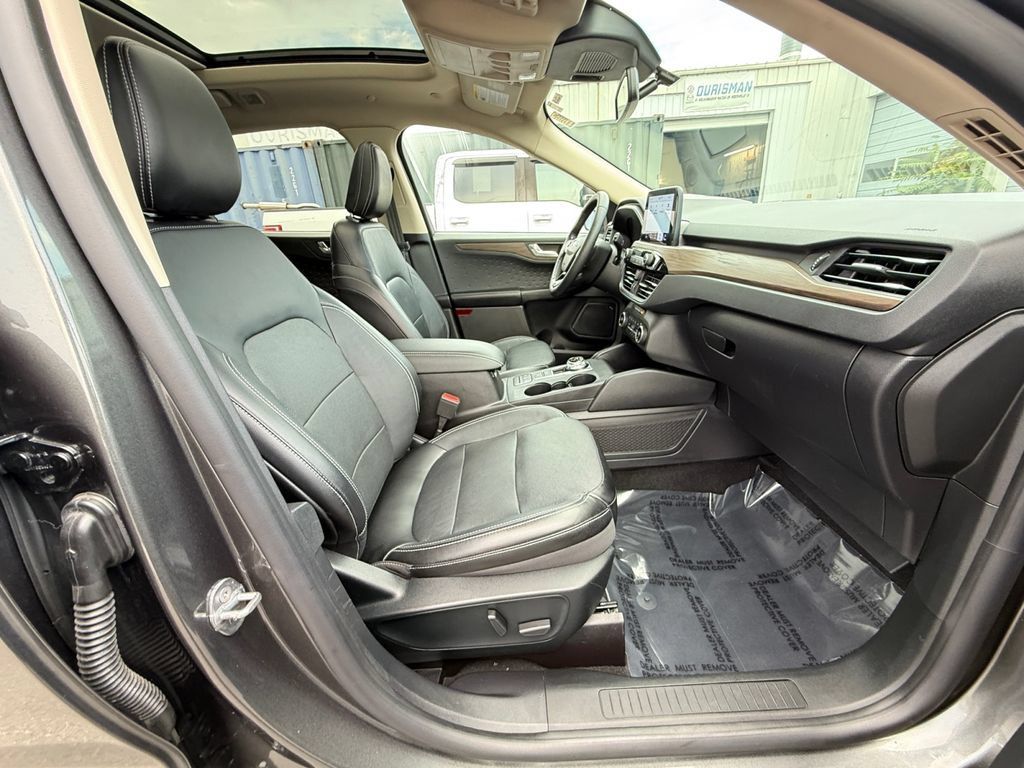 Used 2020 Ford Escape Titanium AWD/4WD image 26