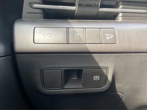 Used 2025 Hyundai Kona SEL AWD/4WD image 31