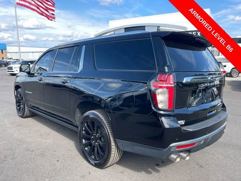 Used 2021 Chevrolet Suburban Premier w/ Premium Package image 3
