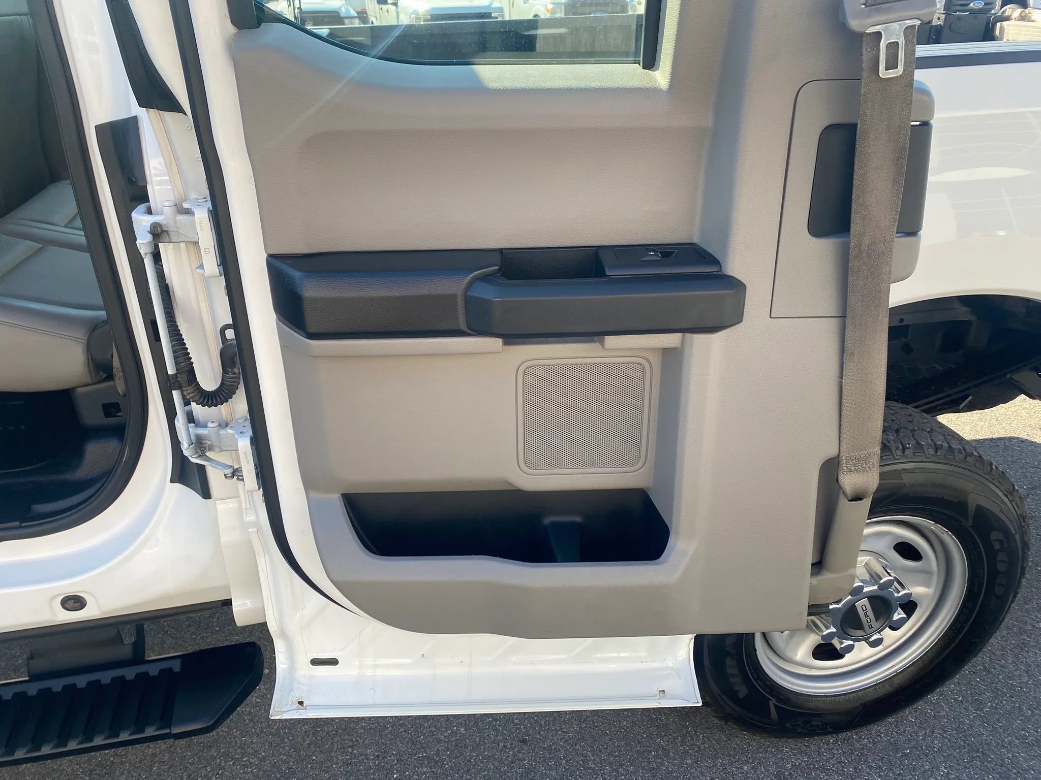Used 2017 Ford F250 XL w/ Power Equipment Group AWD/4WD image 24