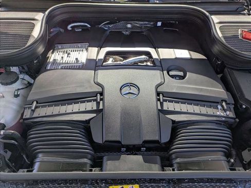 New 2026 Mercedes-Benz GLS 580 4MATIC image 17