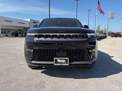 New 2026 Jeep Grand Wagoneer Summit image 9