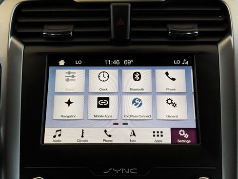 Used 2019 Ford Fusion SE FWD image 38