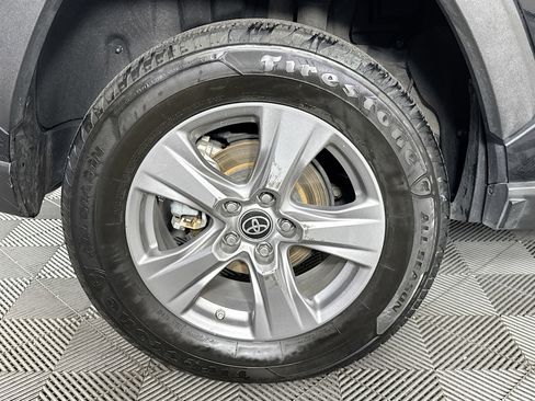 Used 2023 Toyota RAV4 LE AWD/4WD image 31